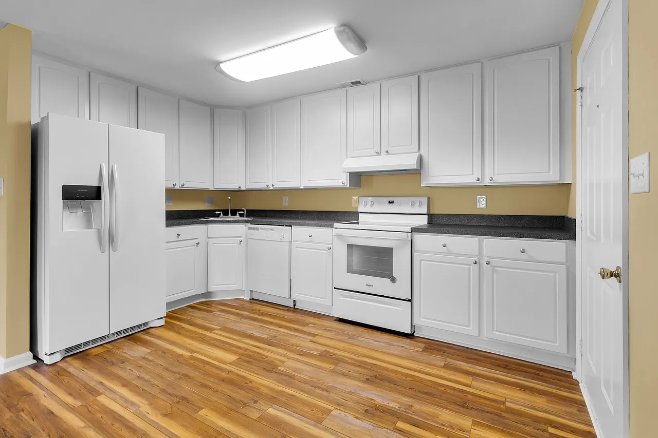 2 bed, 800 sqft, $1,500 — Photo 4