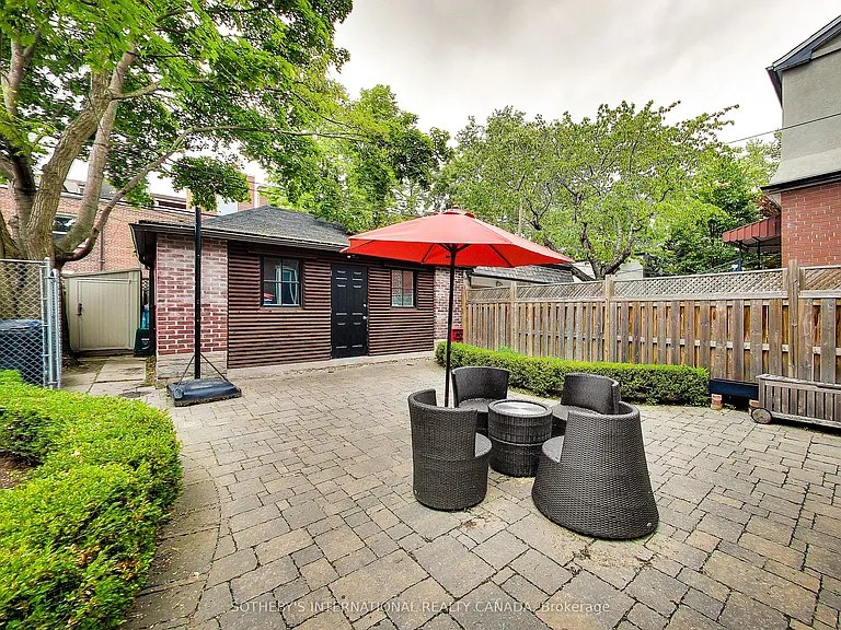 114 Westmount Ave — Photo 27