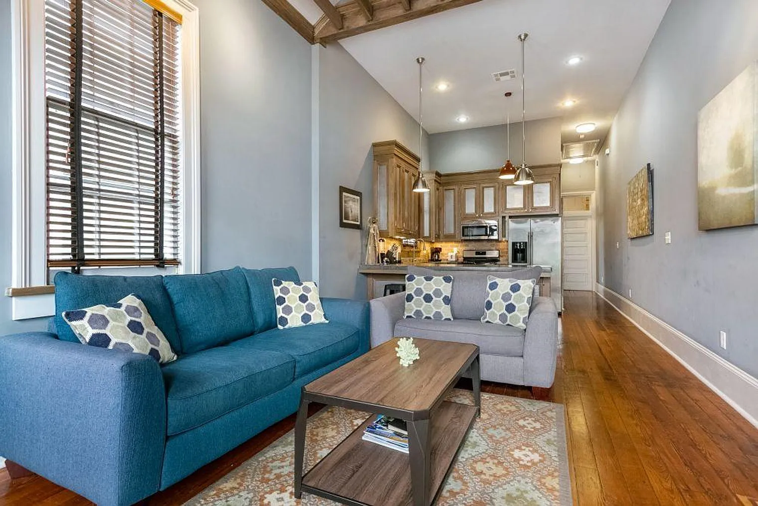 1 bed, 1.0 bath, 1291 sqft, $3,467 — Photo 2
