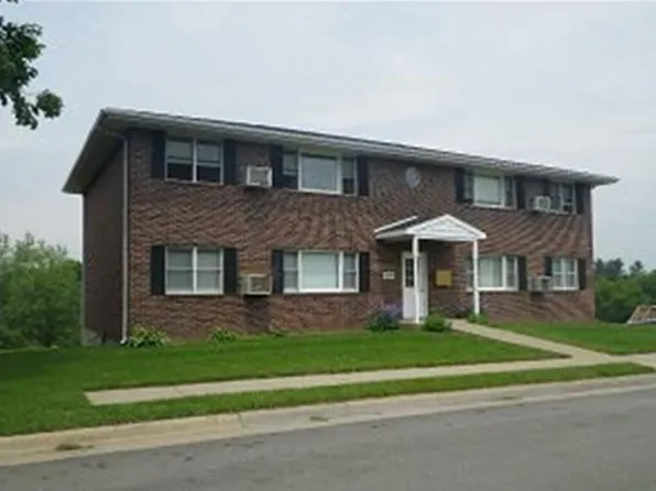 1490 Tower Dr, Dubuque, IA 52003