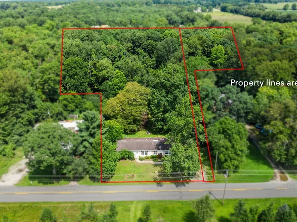 19176 State Line Rd, Edwardsburg, MI 49112