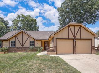 202 NE Crescent St, Lees Summit, MO 64086