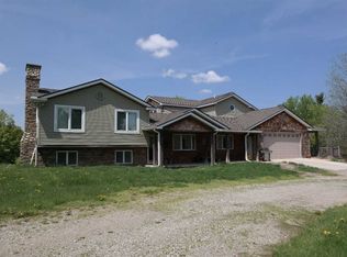 1439 N Van Rd, Holly, MI 48442