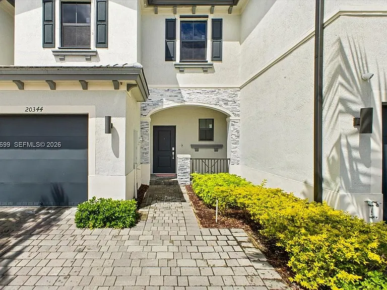 20344 NW 6th Pl — Photo 7