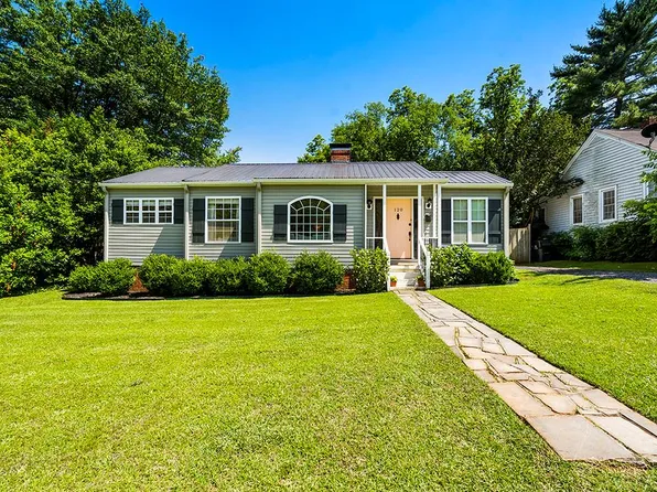 120 Calhoun St, Abbeville, SC 29620