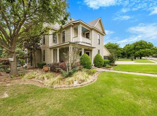 1025 W Main St, Waxahachie, TX 75165