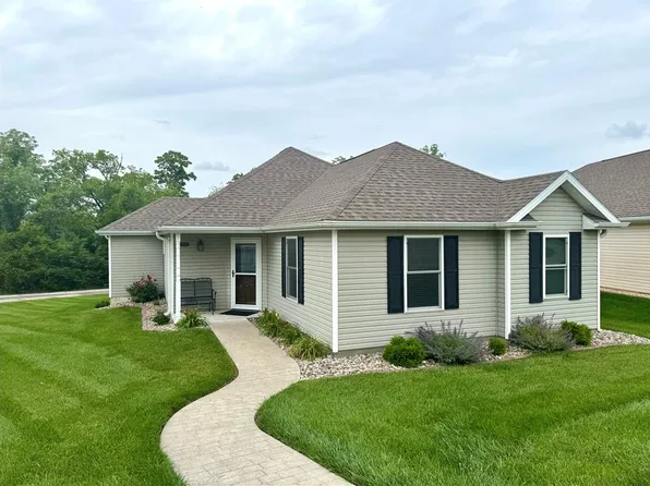 4705 N Creek Wood Dr, Saint Joseph, MO 64507