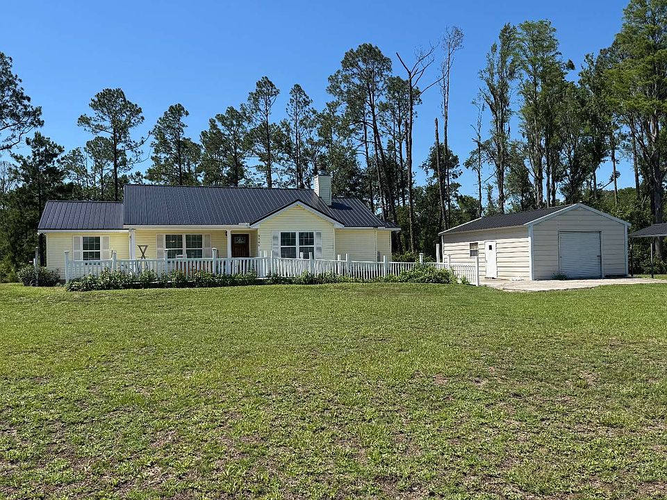 1st image of 3205 NW 76th Ln