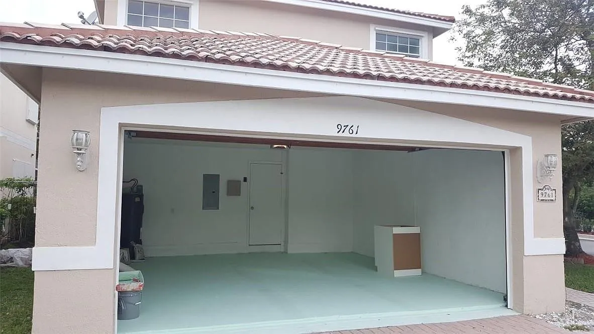 3 bed, 2128 sqft, $3,500 — Photo 1