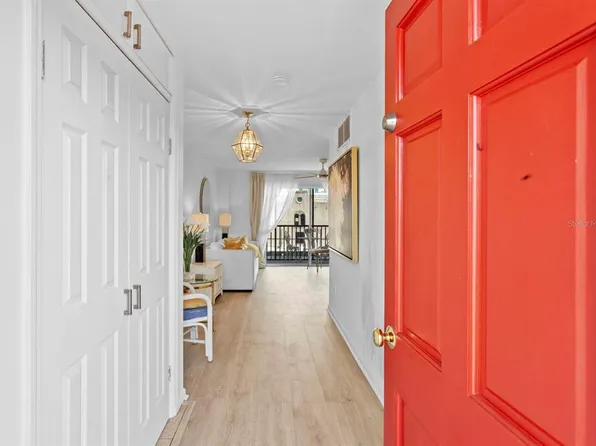 750 Burlington Ave N APT 3C, Saint Petersburg, FL 33701