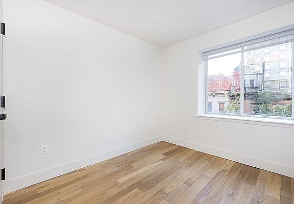 4th image of 101 E 10th St Ste 4A