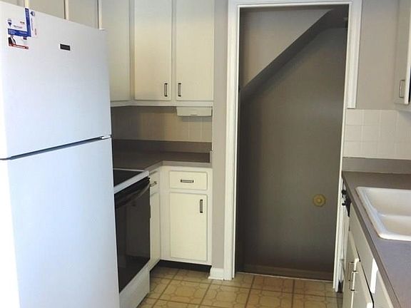 5th image of 15039 Crescentwood Ave