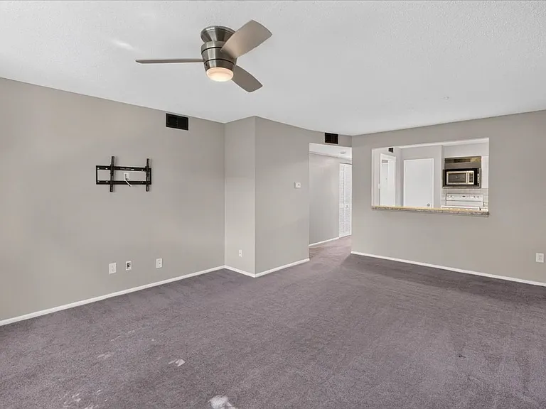 4355 Maryland Ave #202 — Photo 9