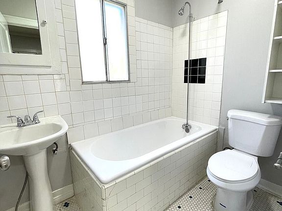 5th image of 832 N Poinsettia Pl #11315330