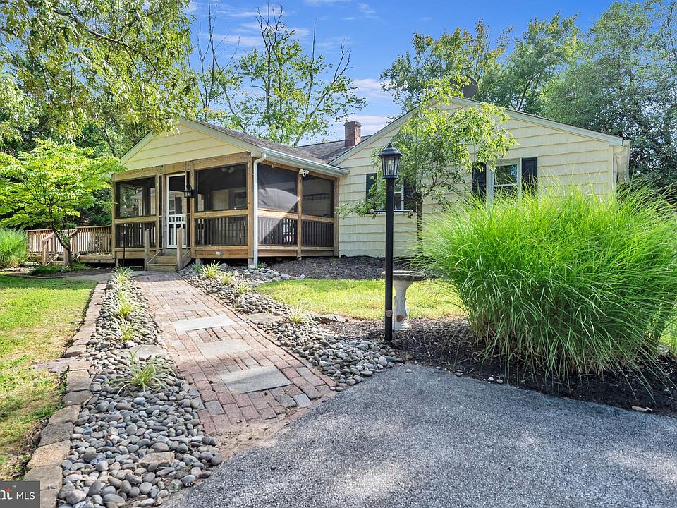 1st image of 285 Poplar Rd
