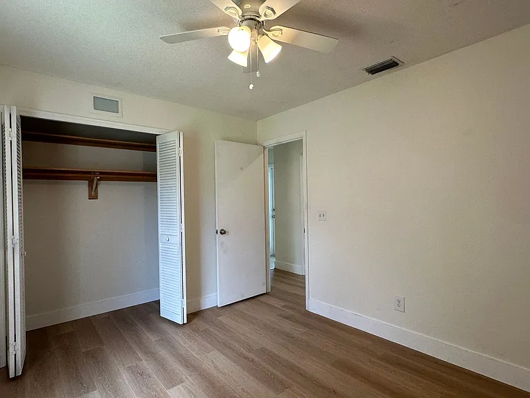 935 Shriver Cir — Photo 29