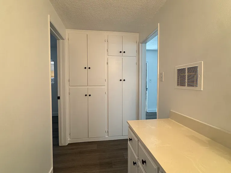 7810 Stewart And Gray Rd #D — Photo 12
