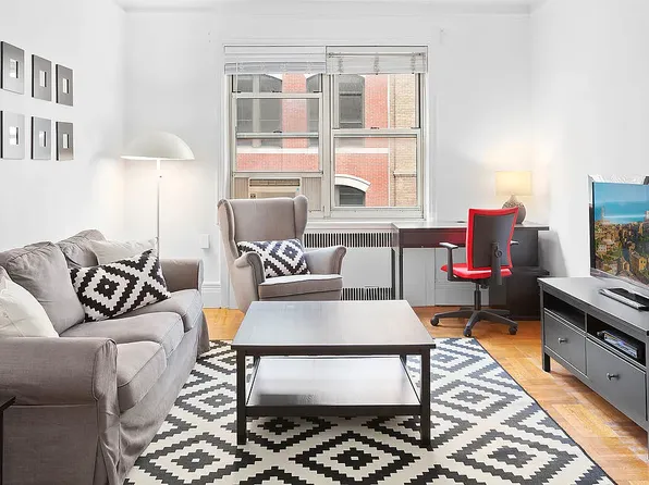 210 W 19th St APT 5B, New York, NY 10011