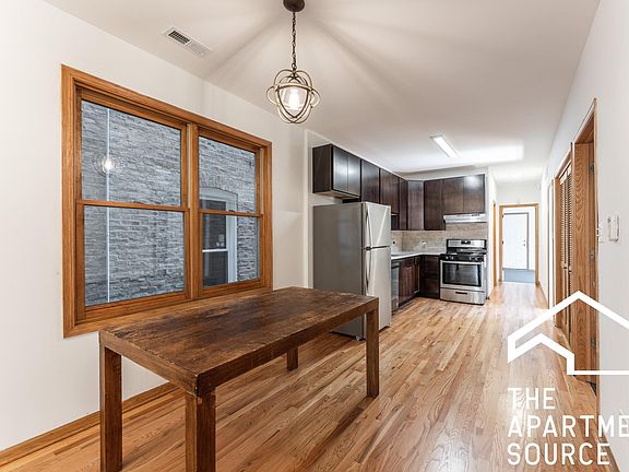 4th image of 1343 N Leavitt St #2F
