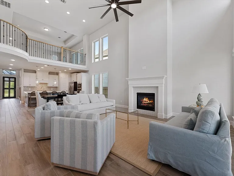 13055 Soaring Forest Dr — Photo 3