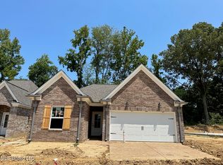 350 Flower Garden Dr, Southaven, MS 38671