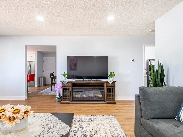 3196 Crescent Ave — Photo 30