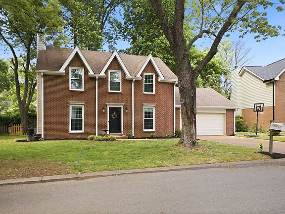 3rd image of 202 Julia Ct