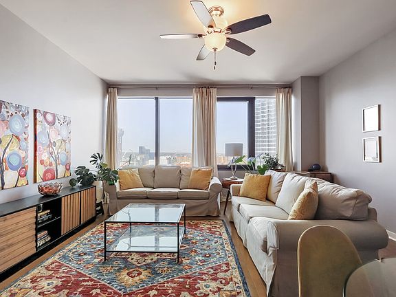 5th image of 1200 Main St APT 1904