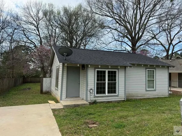 613 Ellington St, Atlanta, TX 75551