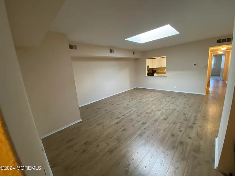 69 1st Ave — Photo 5