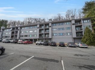 41 Mount Kemble Ave APT 403, Morristown, NJ 07960