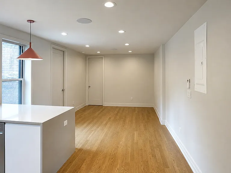 241 W 13th St #17 — Photo 2