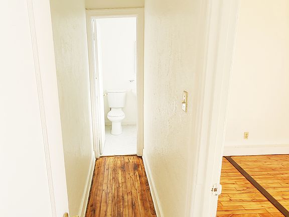 3rd image of 129 N Oxford Ave APT 203