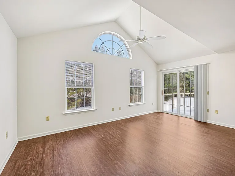 Spring Creek Apartments — Photo 28