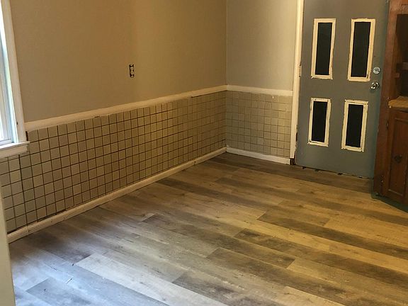 Eating space in kitchen