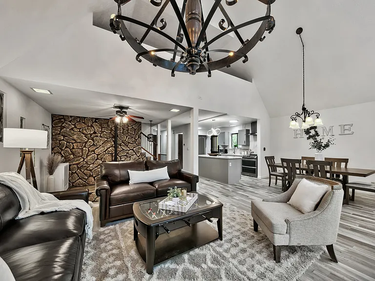 1320 Squaw Rock Trl — Photo 8