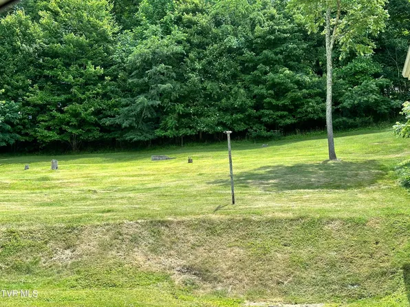 Poplar St NE, Wise, VA 24293