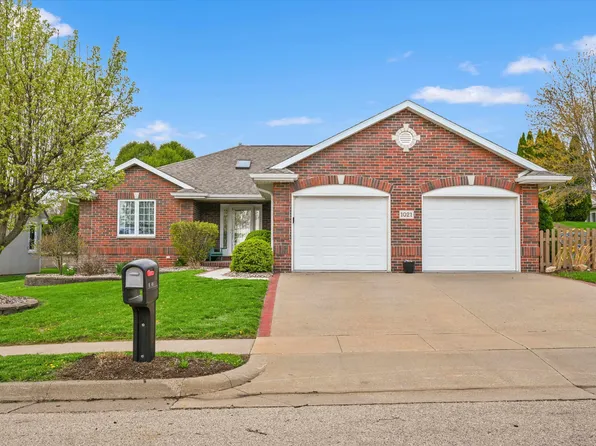 1021 Barbaralee Dr, Dubuque, IA 52003