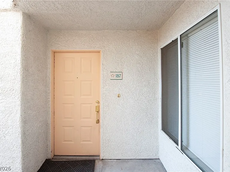 8452 Boseck Dr #187 — Photo 5