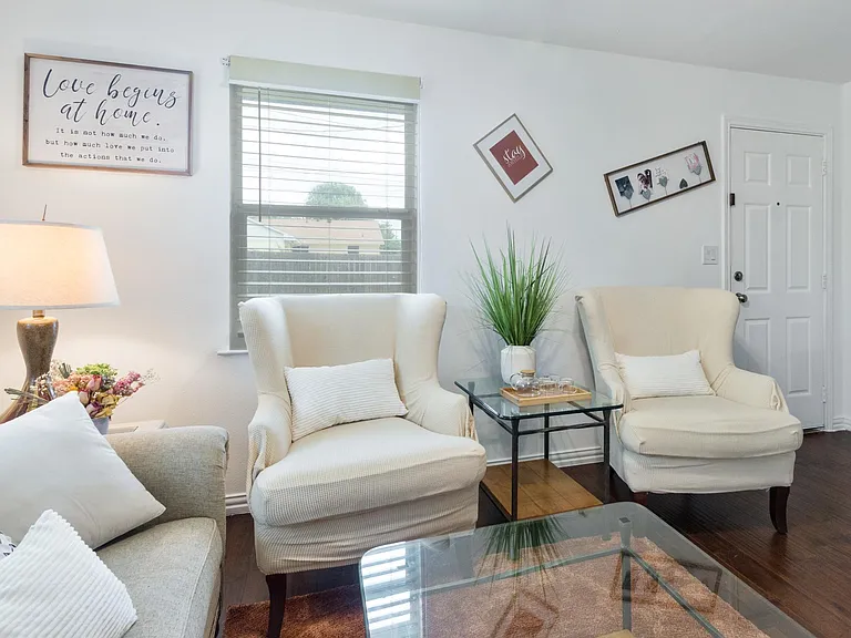 602 N Allen Dr — Photo 3