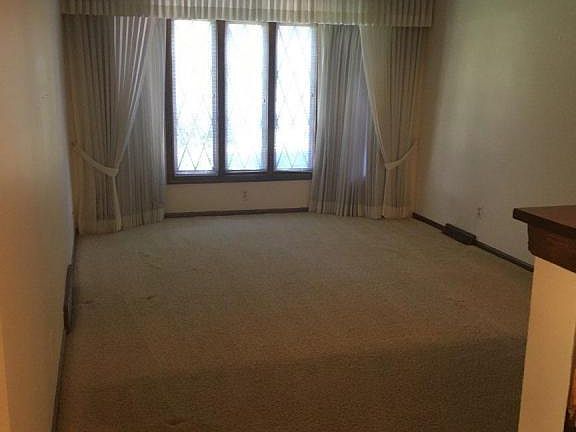 3rd image of 7336 Pinegrove Dr #14