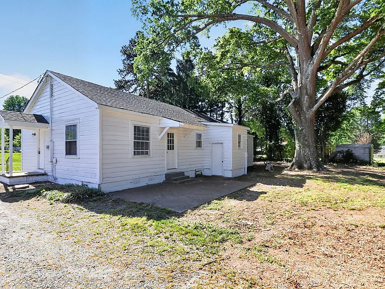 4812 Harris Rd — Photo 16