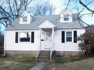 1749 Stratfield Rd, Fairfield, CT 06825