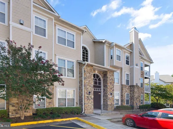 5921 Founders Crossing Ct Unit 302, Alexandria, VA 22310