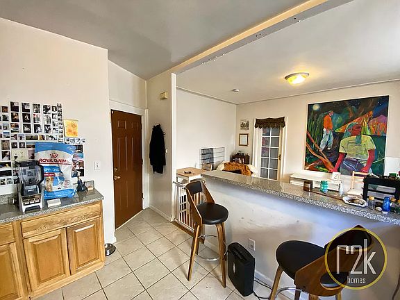 5th image of 3257 33rd St APT 1F