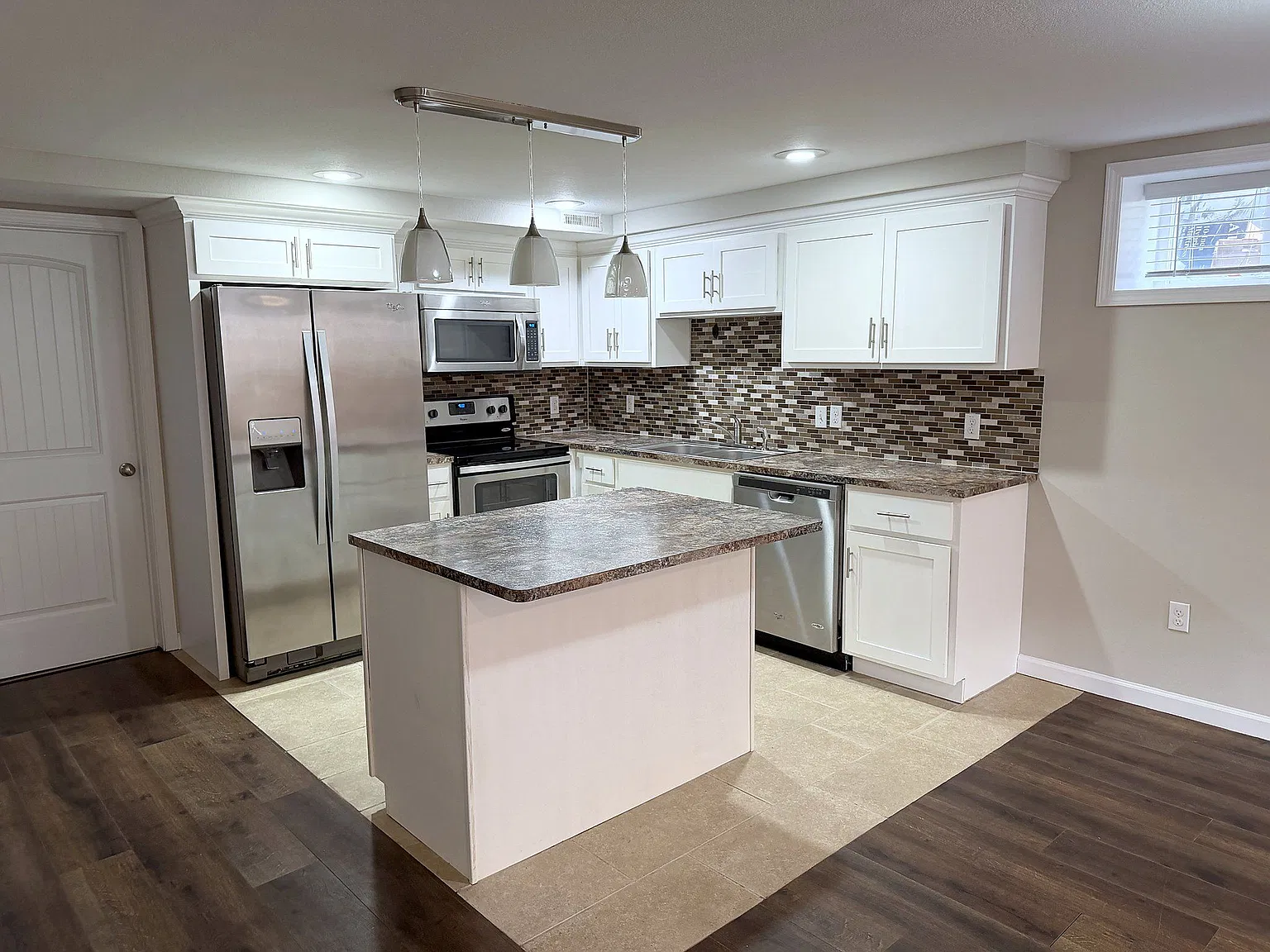 2 bed, 2.0 bath, 1750 sqft, $1,250 — Photo 2