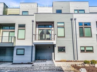 18875 Riversouth Trce UNIT 12, Fairview Park, OH 44126