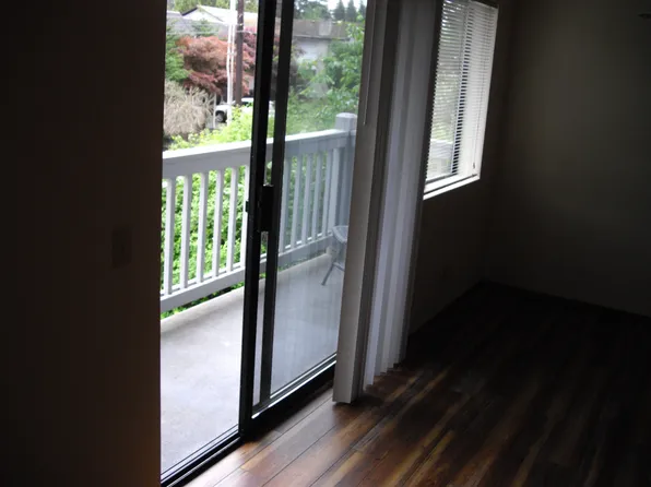 14338 Midvale Ave N, Seattle, WA 98133