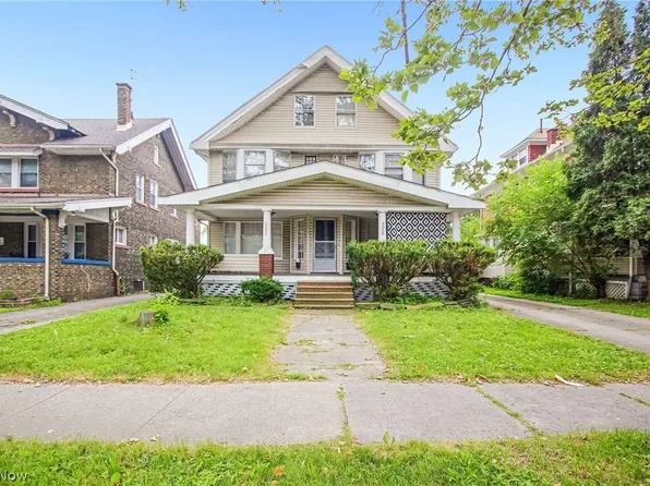 3033 West Blvd, Cleveland, OH 44111