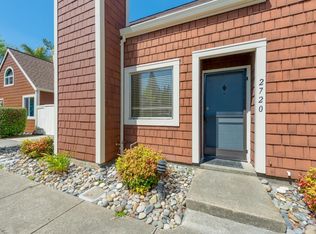 2720 Lakeview Dr, Santa Rosa, CA 95405